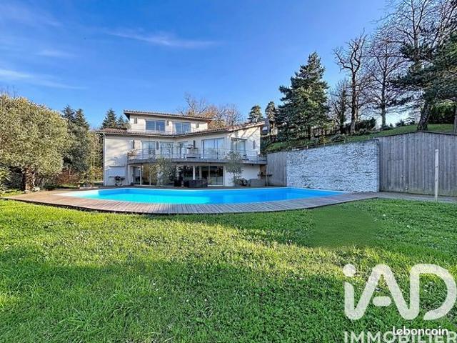 Maison 7 pièces 304 m²
