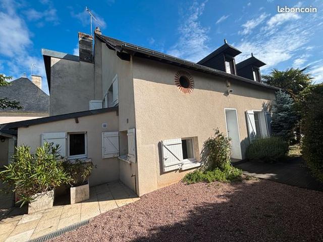 Maison 7 pièces 305 m²