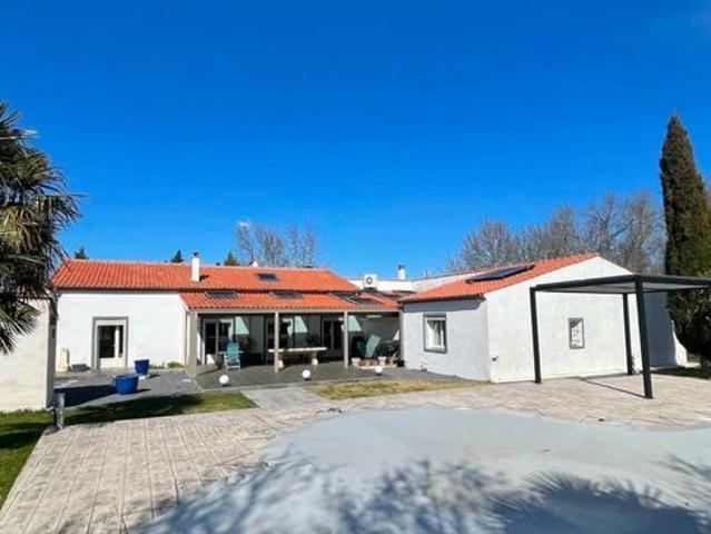 Maison 7 pièces 305 m²
