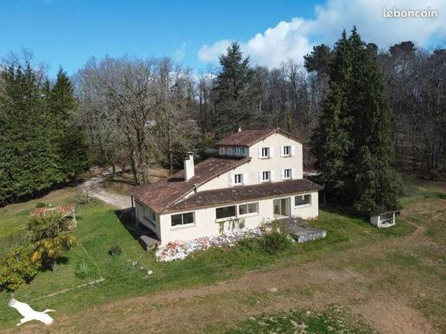 Maison 7 pièces 305 m²