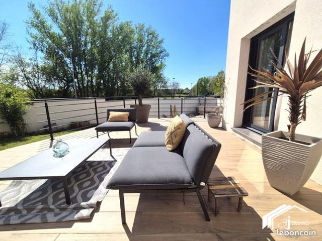 Maison 7 pièces 305 m²