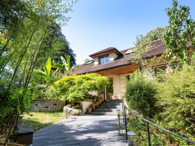 Maison 7 pièces 305 m²