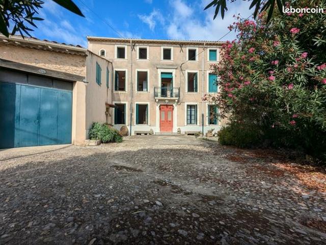 Maison 7 pièces 307 m²