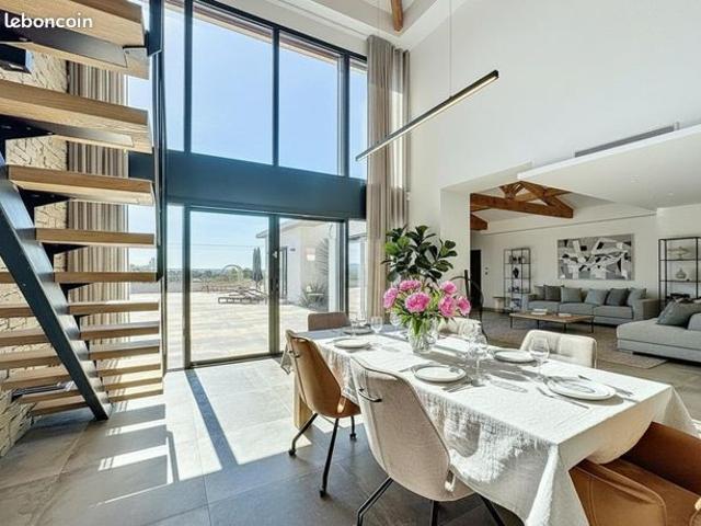 Maison 7 pièces 309 m²