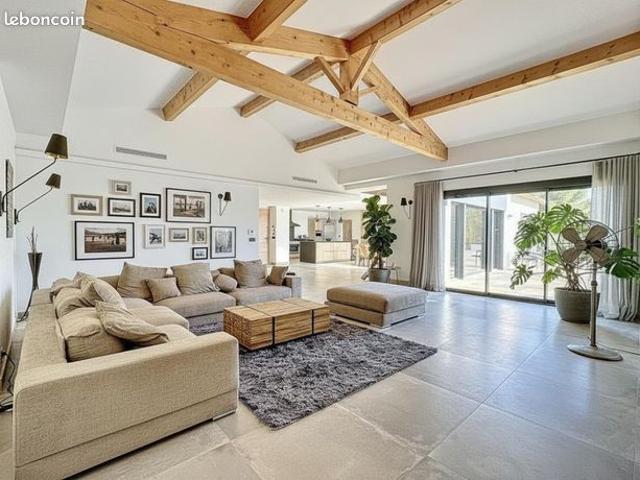 Maison 7 pièces 309 m²