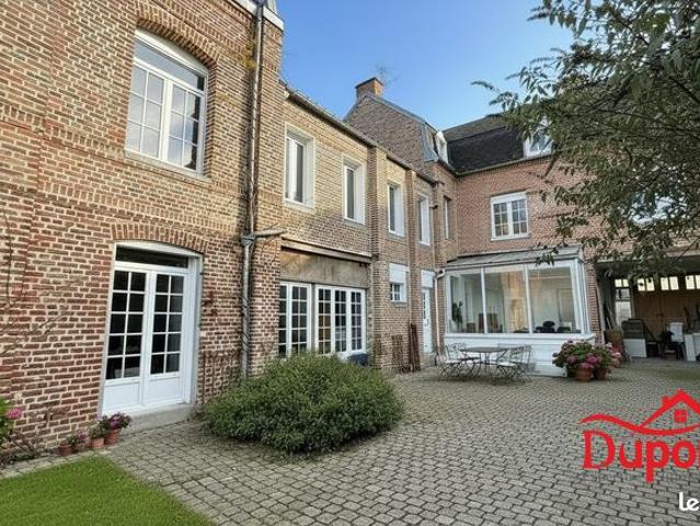 Maison 7 pièces 300 m²