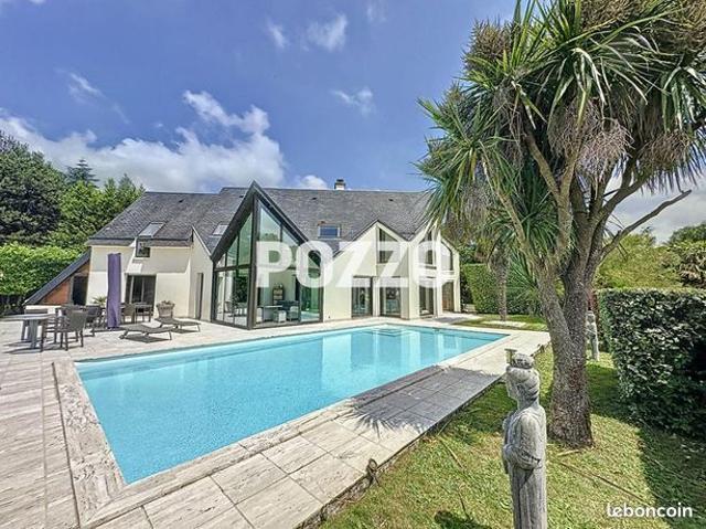 Maison 7 pièces 300 m²