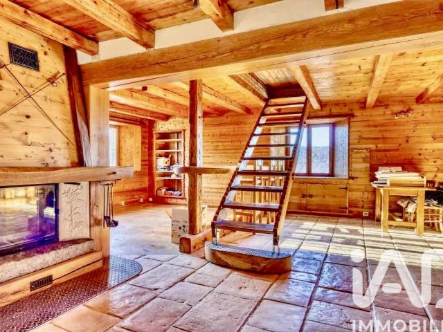 Maison 7 pièces 300 m²