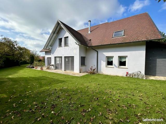 Maison 7 pièces 300 m²