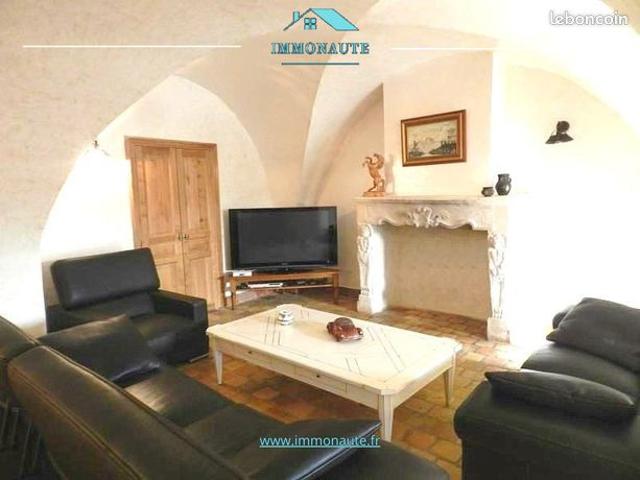 Maison 7 pièces 300 m²