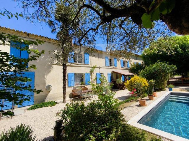 Maison 7 pièces 300 m²