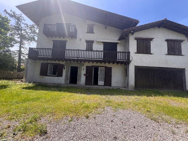 Maison 7 pièces 300 m²