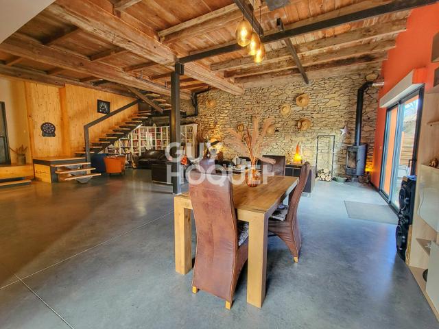 Maison 7 pièces 300 m²