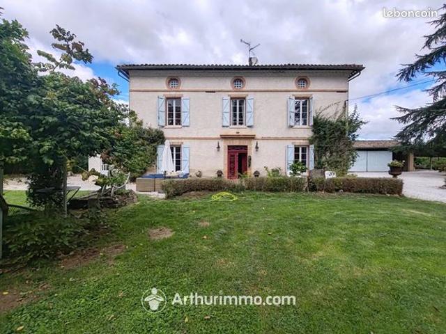 Maison 7 pièces 300 m²