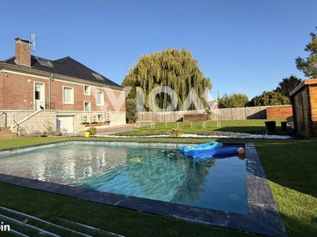 Maison 7 pièces 300 m²