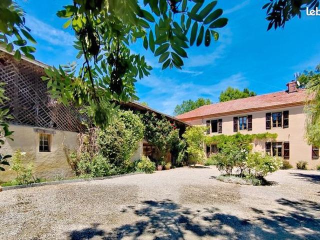 Maison 7 pièces 300 m²