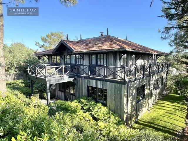 Maison 7 pièces 300 m²