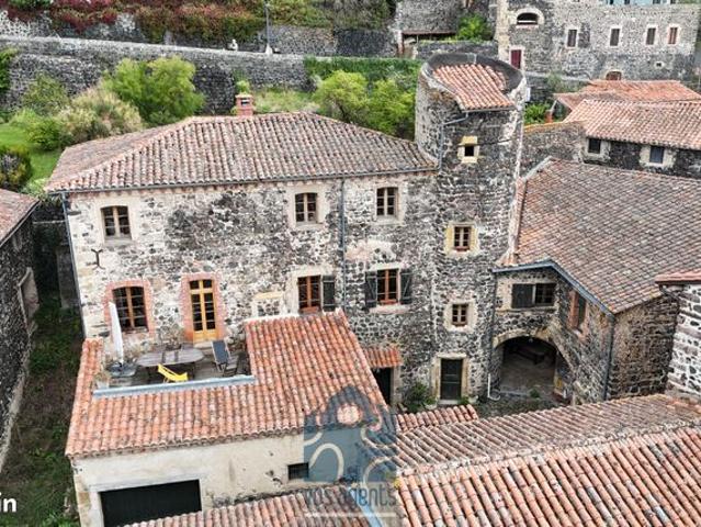 Maison 7 pièces 300 m²