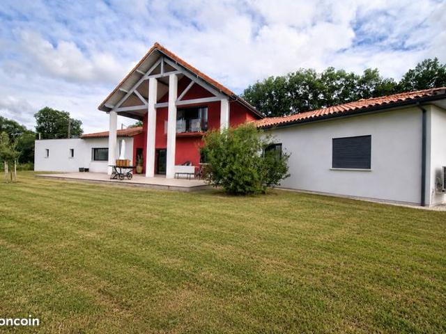 Maison 7 pièces 307 m²