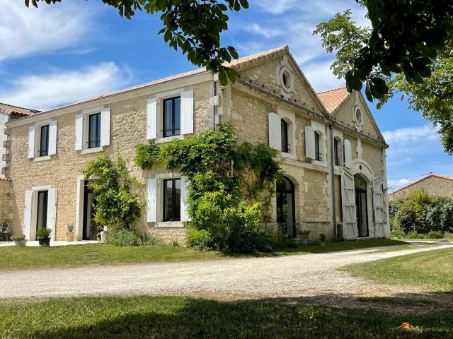 Maison 7 pièces 300 m²