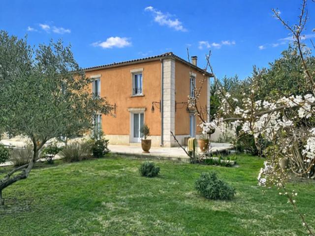 Maison 7 pièces 300 m²