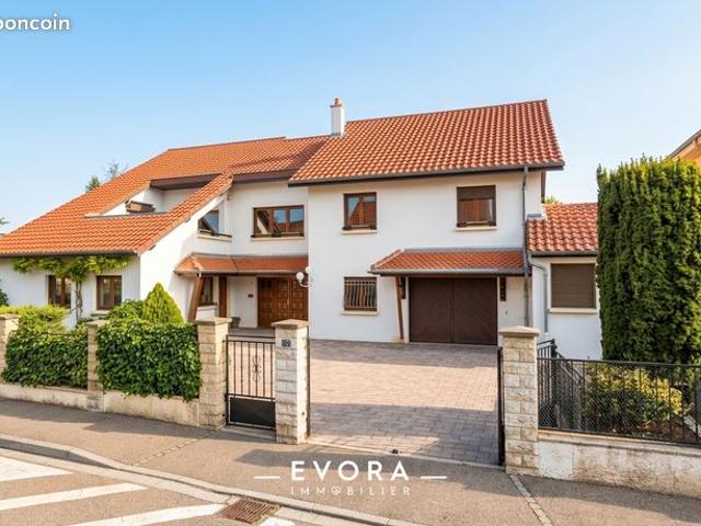 Maison 7 pièces 300 m²