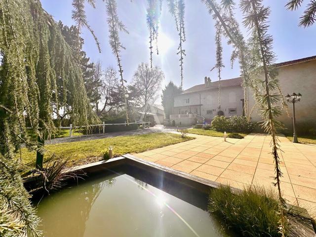 Maison 7 pièces 300 m²