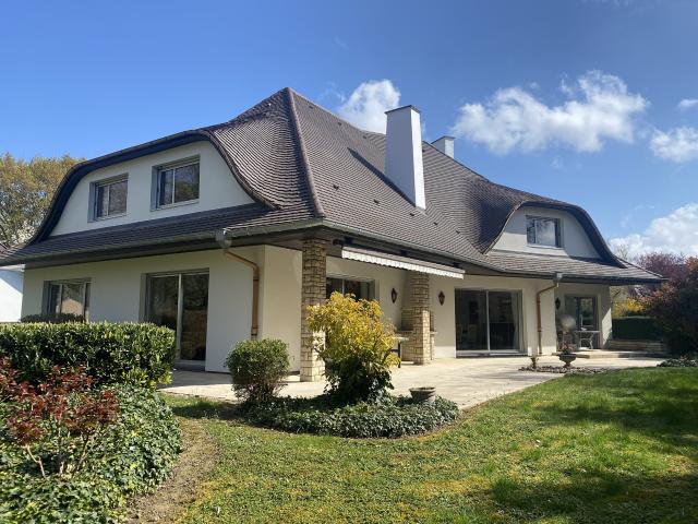 Maison 7 pièces 300 m²