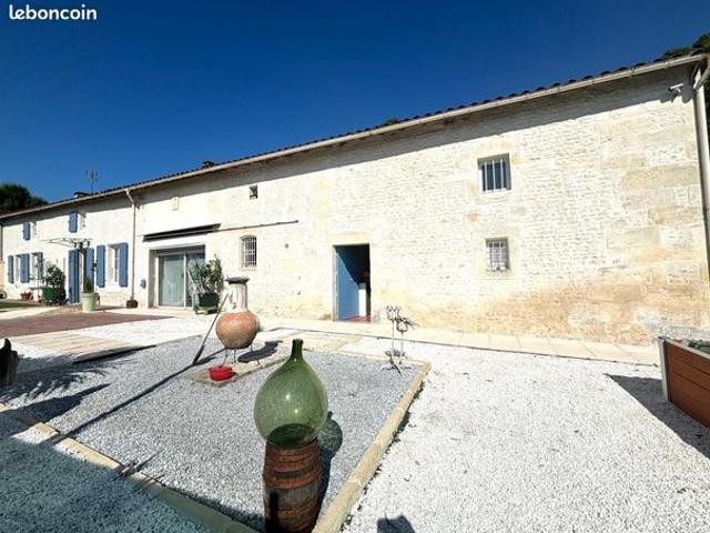 Maison 7 pièces 300 m²