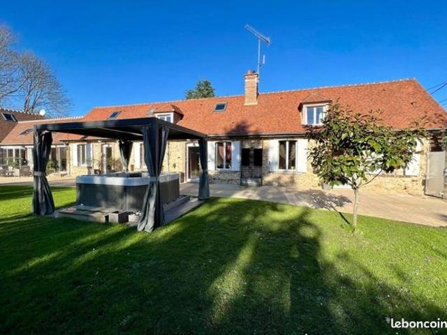 Maison 7 pièces 300 m²