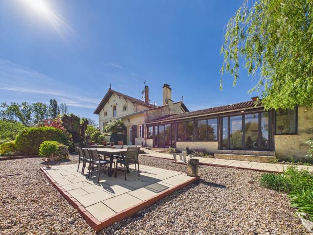 Maison 7 pièces 300 m²
