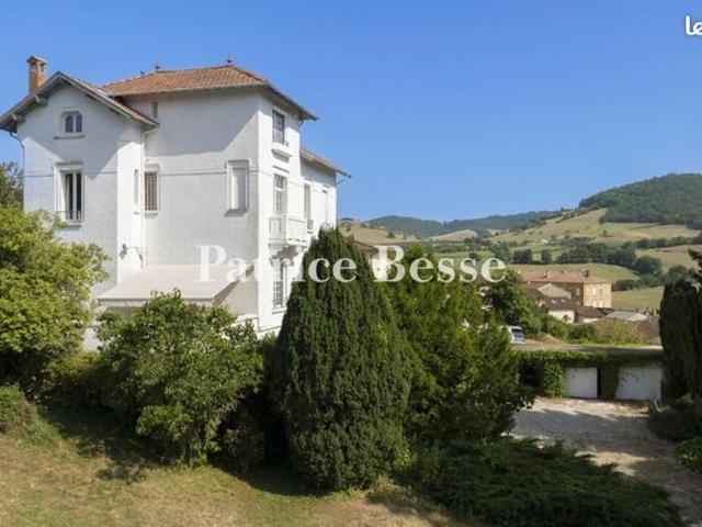 Maison 7 pièces 300 m²