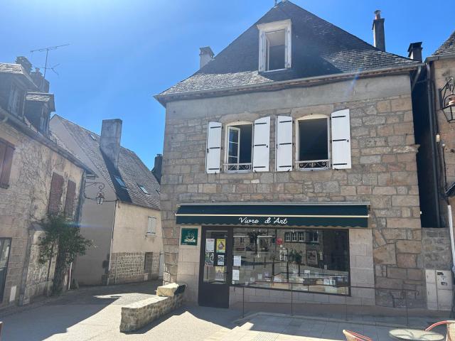 Maison 7 pièces 300 m²