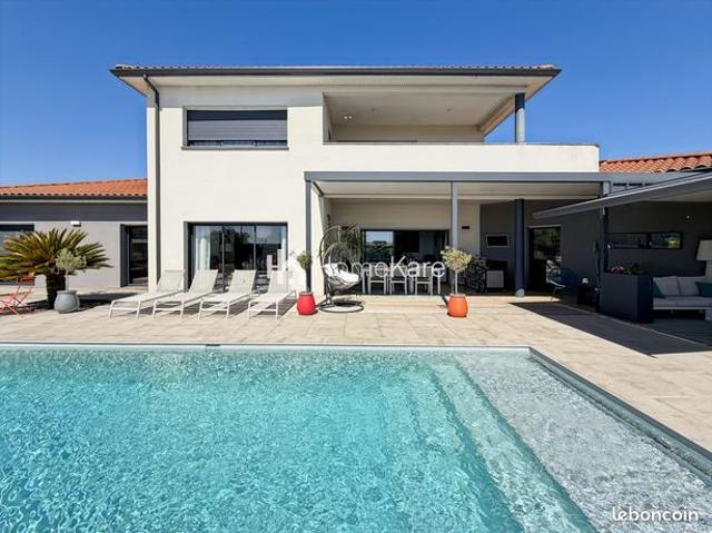 Maison 7 pièces 300 m²