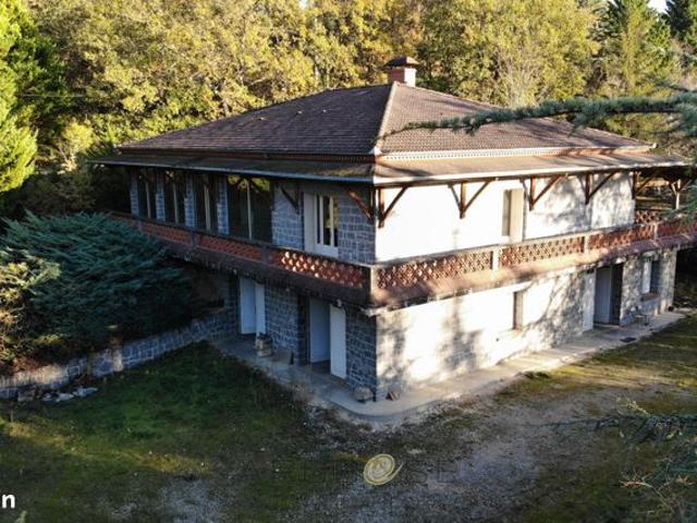 Maison 7 pièces 300 m²