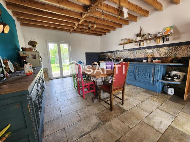Maison 7 pièces 300 m²