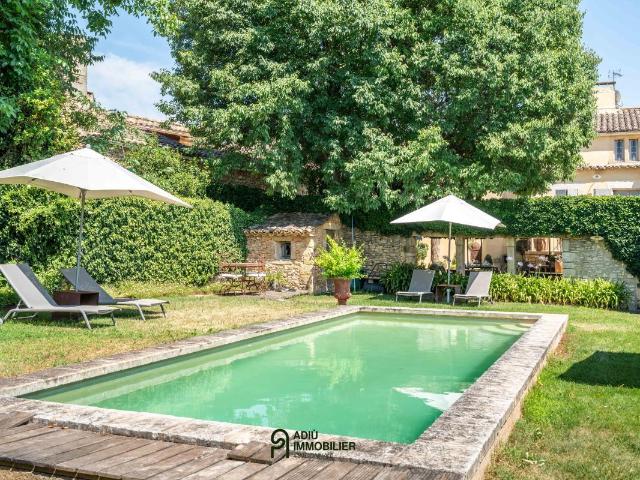 Maison 7 pièces 300 m²