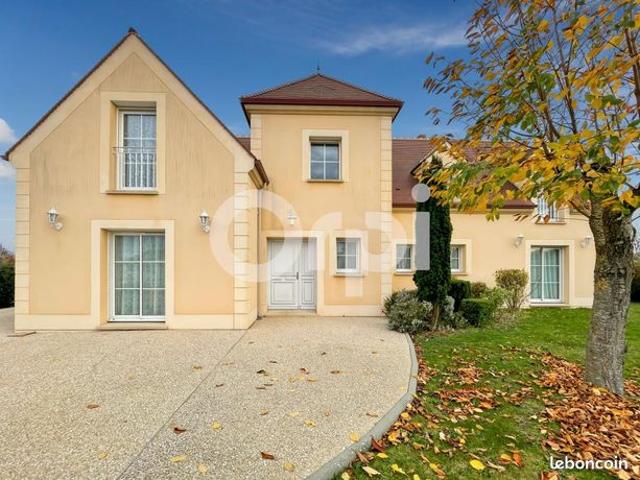 Maison 7 pièces 300 m²