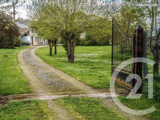 Maison 7 pièces 301 m²