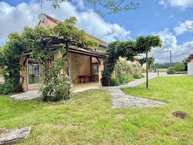 Maison 7 pièces 301 m²