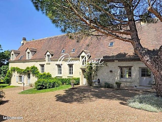 Maison 7 pièces 303 m²