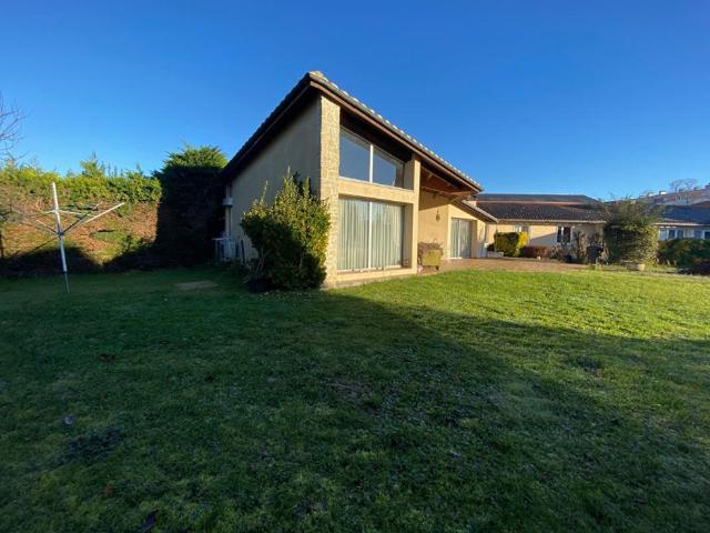 Maison 7 pièces 303 m²