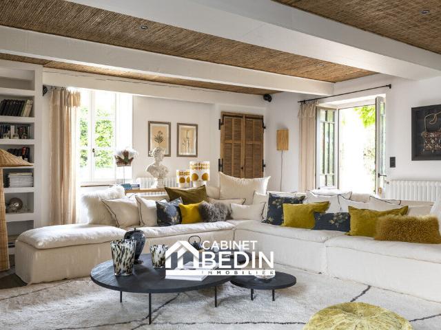 Maison 7 pièces 303 m²