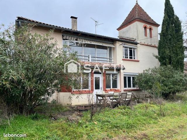 Maison 7 pièces 303 m²