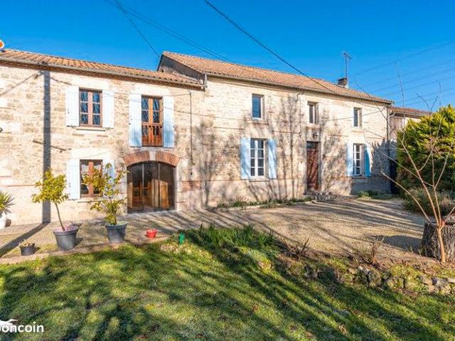 Maison 7 pièces 303 m²