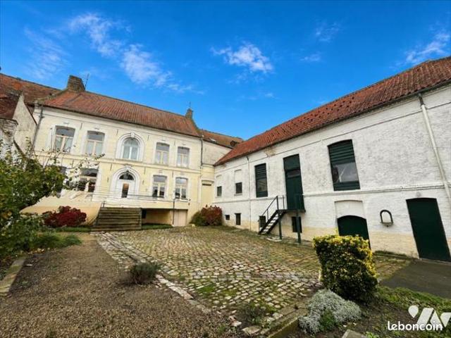 Maison 7 pièces 314 m²