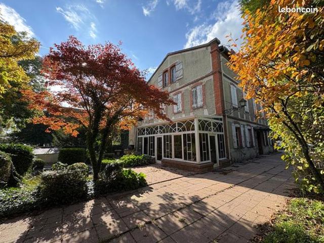 Maison 7 pièces 315 m²