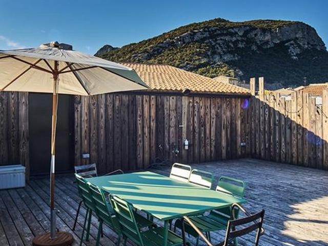 Maison 7 pièces 315 m²
