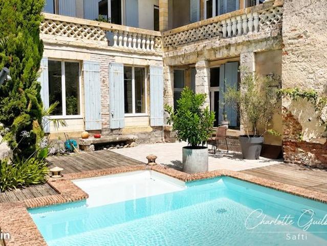 Maison 7 pièces 318 m²