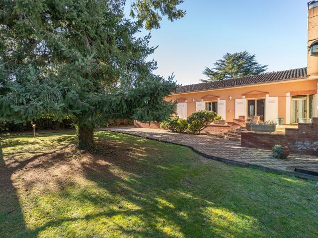 Maison 7 pièces 318 m²